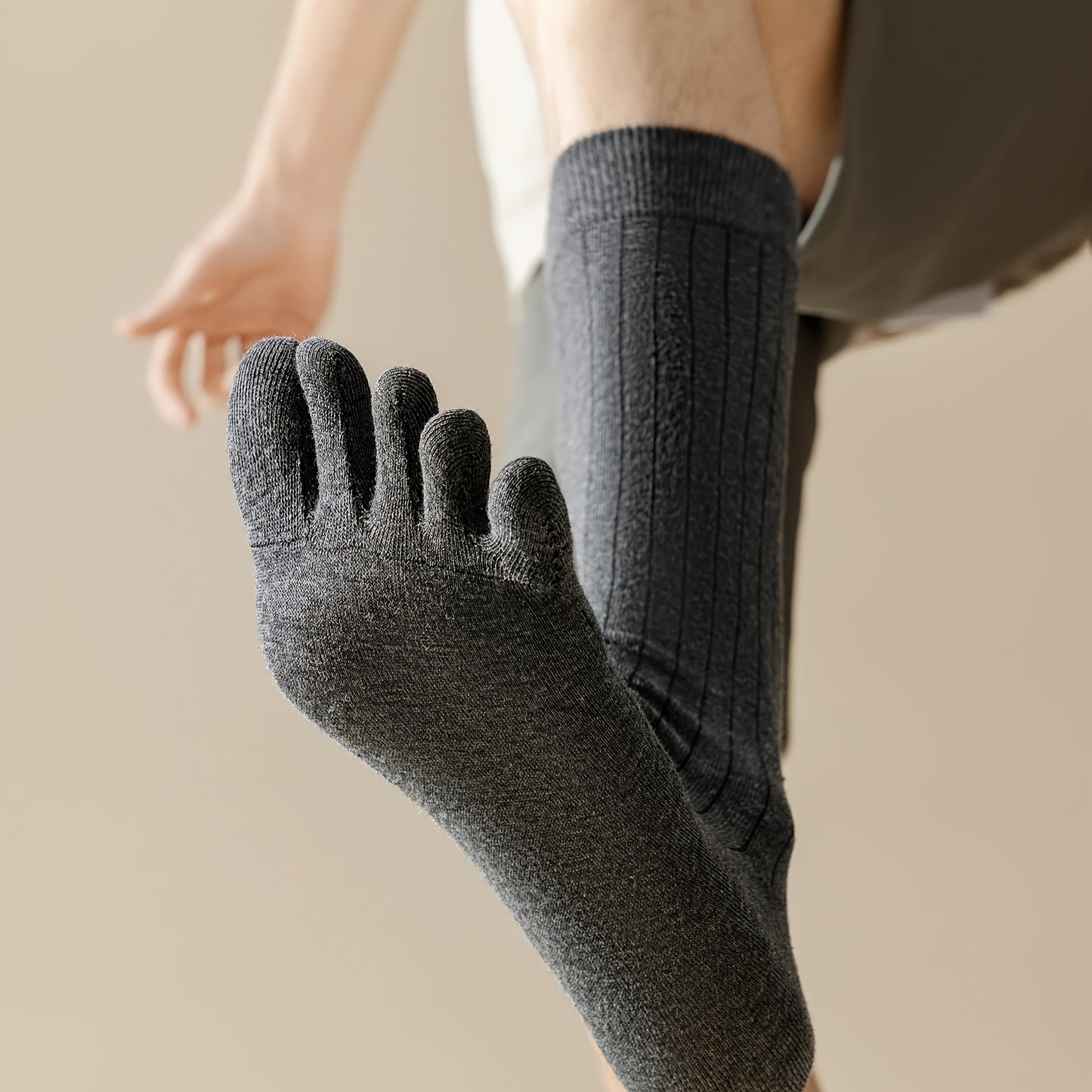 2 Pairs of Men's Five-Toe Socks, Long Tube Toe Separated Socks for Spring and Autumn, Black
