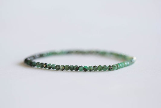 Emerald Stretch Bracelet, Beaded Delicate Elastic Jewelry, May Birthstone