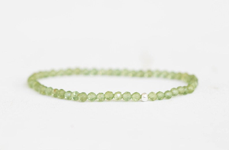 Dainty Green Apatite Stretch Bracelet, Delicate Beaded Green Gemstone Skinny Bracelet
